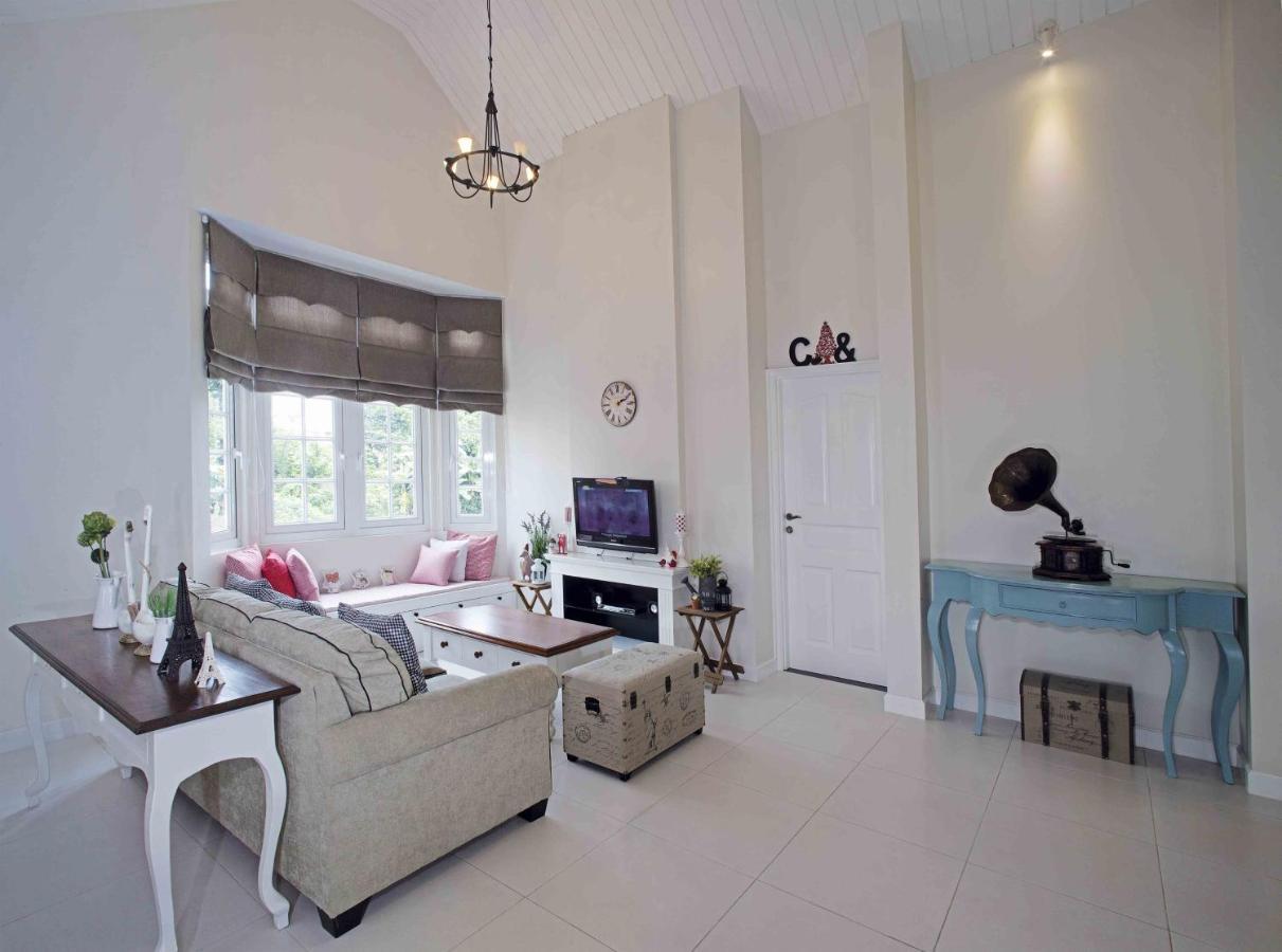 Cottonwood Bed & Breakfast House Bandung Exterior photo